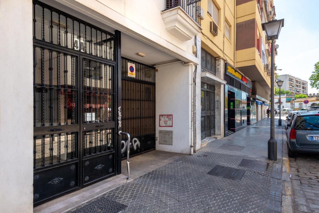 First Floor Near Macarena Church إشبيلية المظهر الخارجي الصورة