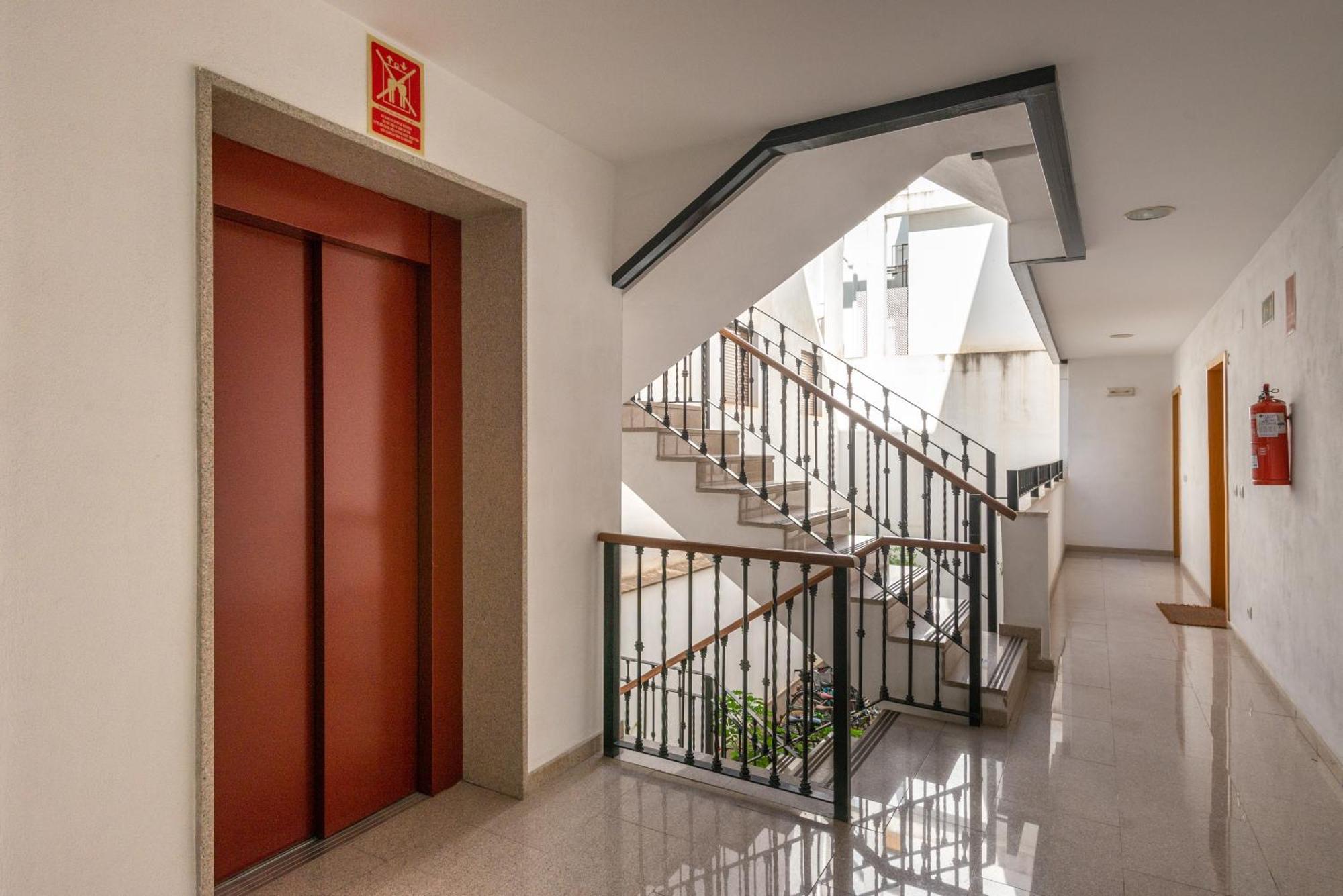 First Floor Near Macarena Church إشبيلية المظهر الخارجي الصورة